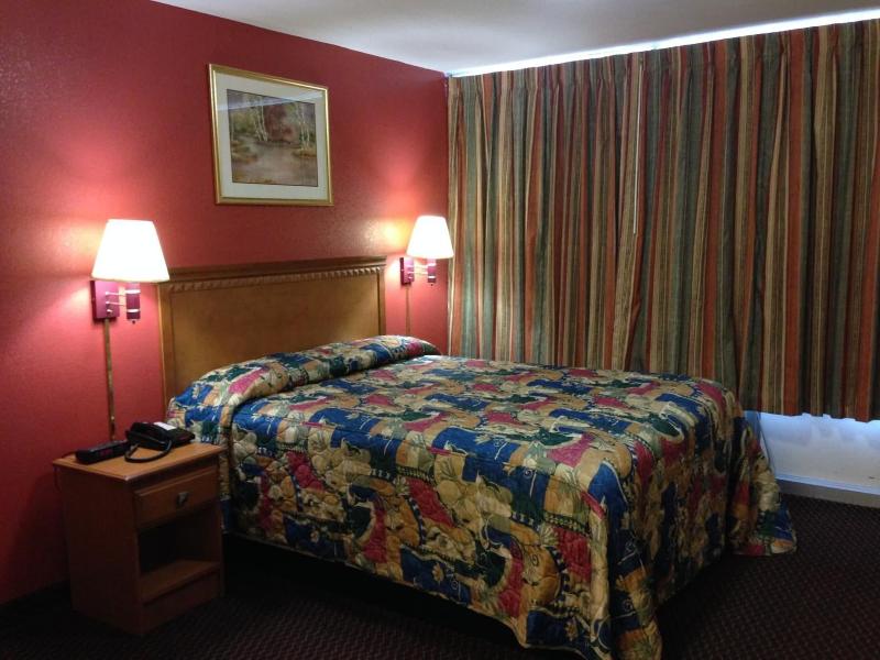 Voyager Inn image 1