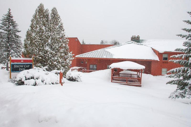 Snow Cap Inn image