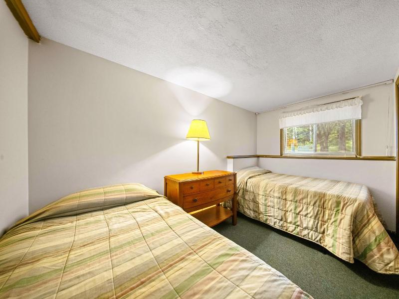 Evergreen Valley Inn image
