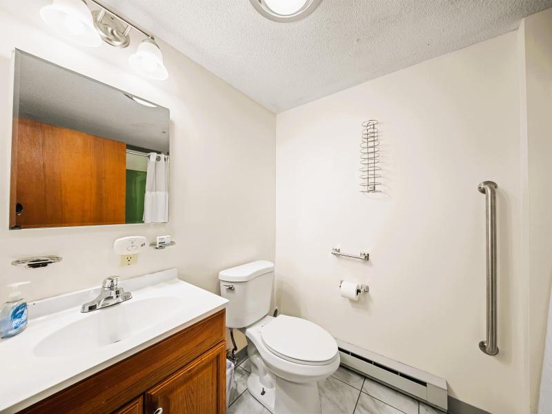 Evergreen Valley Inn image