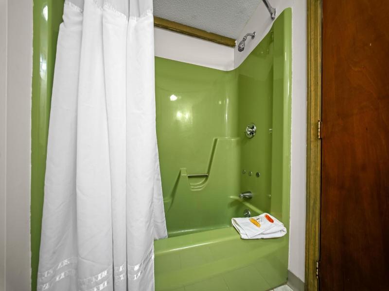 Evergreen Valley Inn image