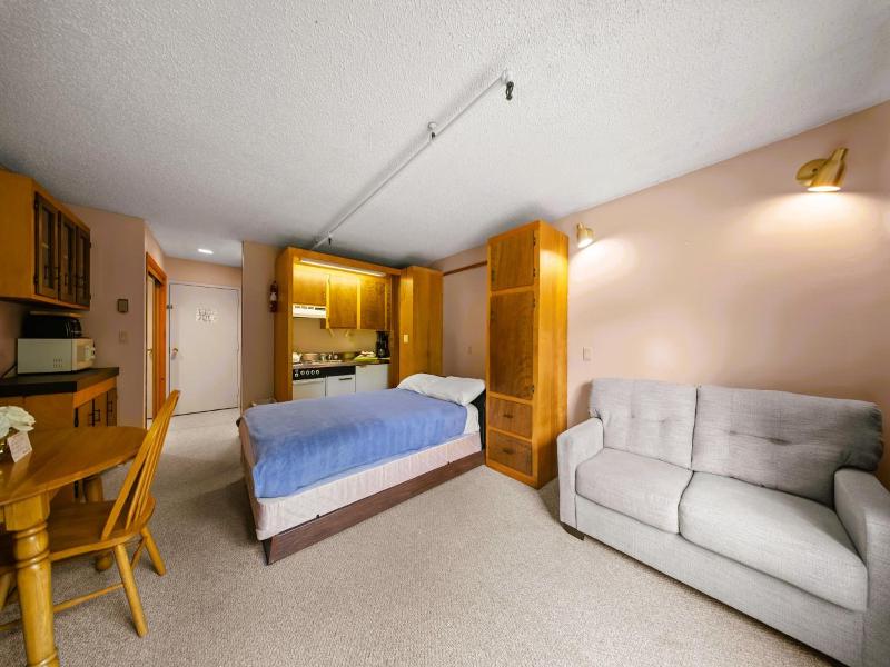Evergreen Valley Inn image