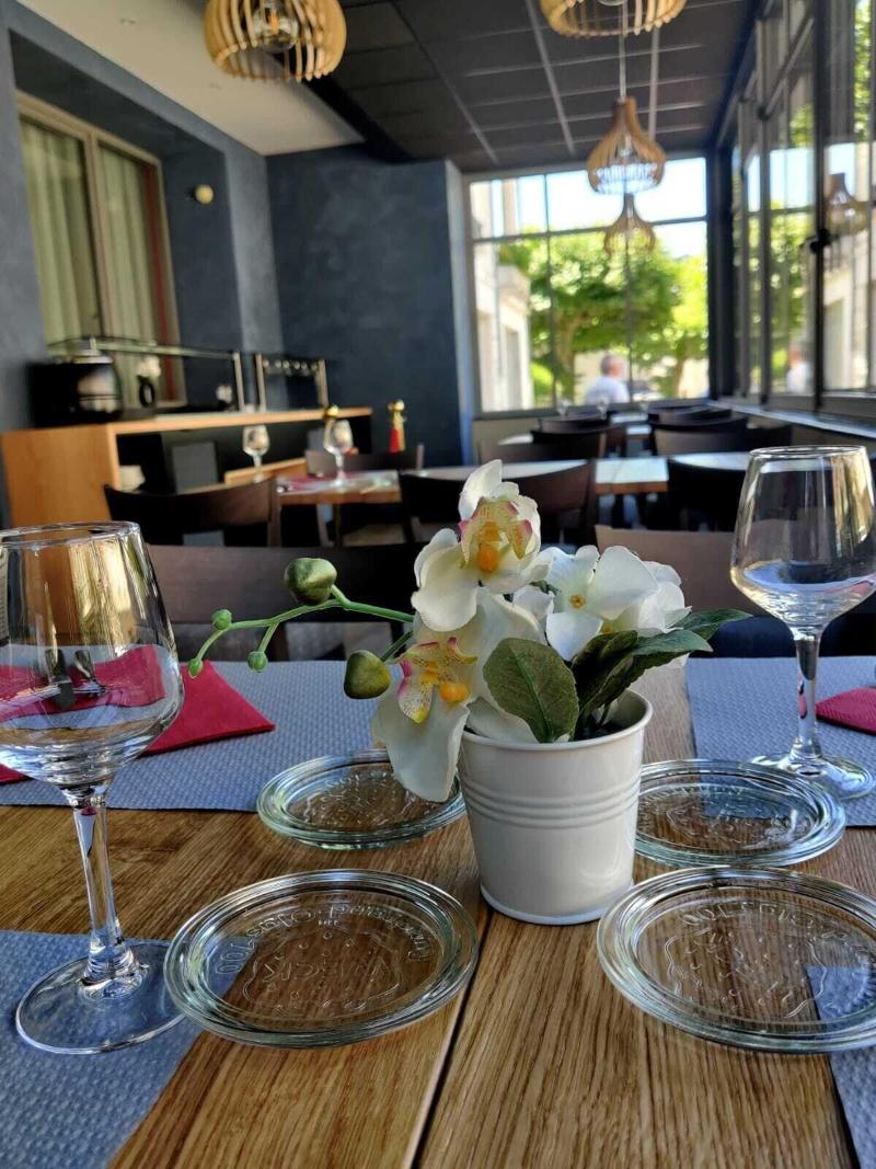 Logis Hotel de France image