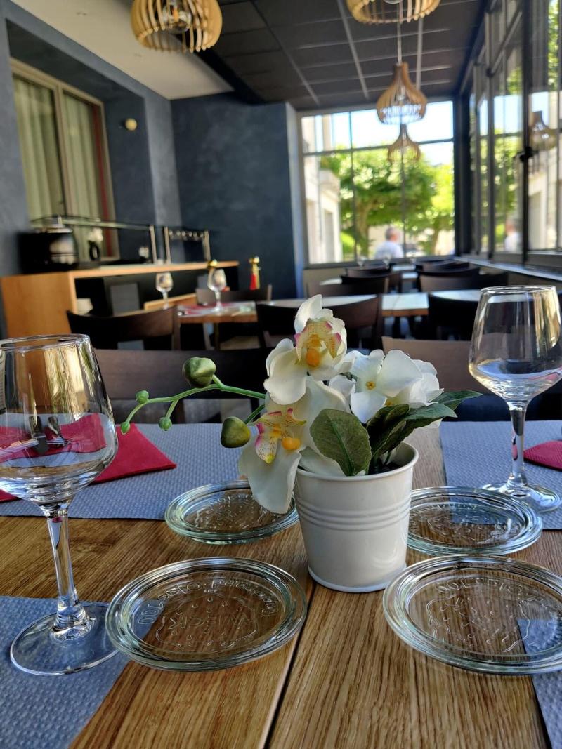 Logis Hotel de France image