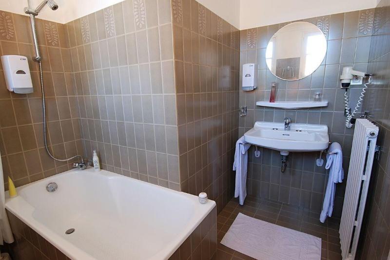 Logis Hotel de France image