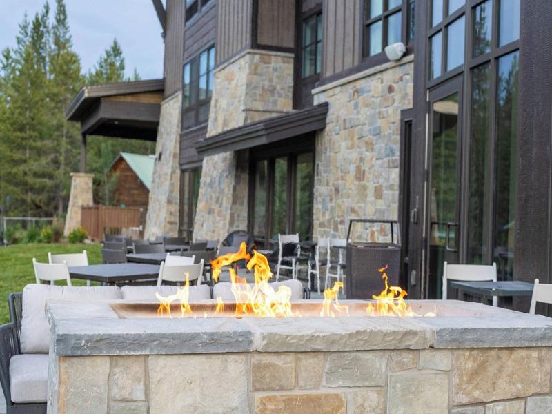Springhill Suites By Marriott Island Park Yellowst image