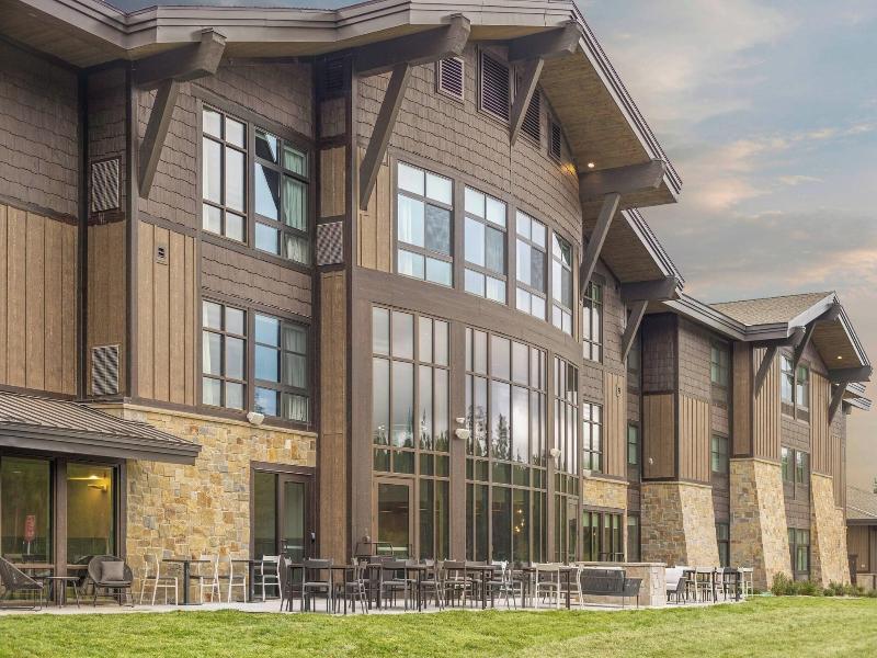 Springhill Suites By Marriott Island Park Yellowst image