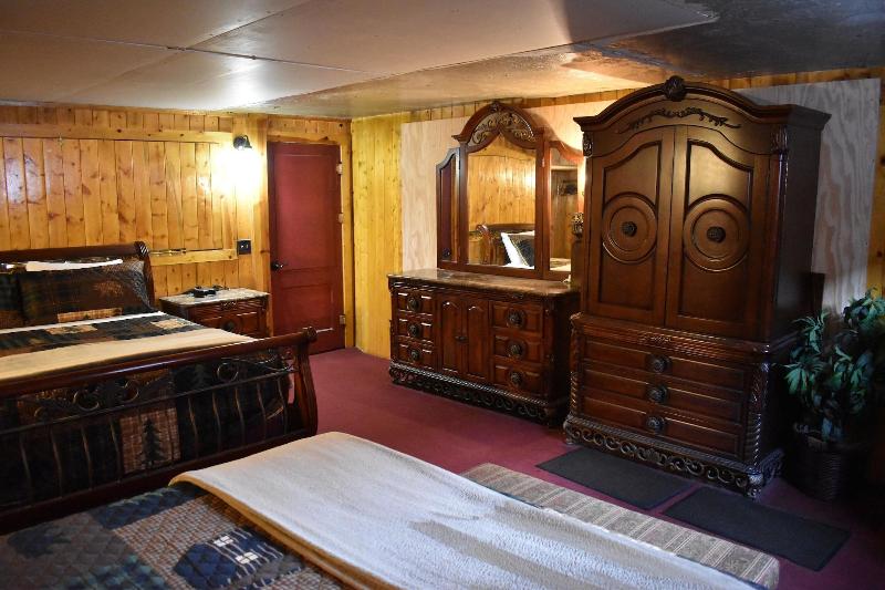 Silver Horseshoe Inn image
