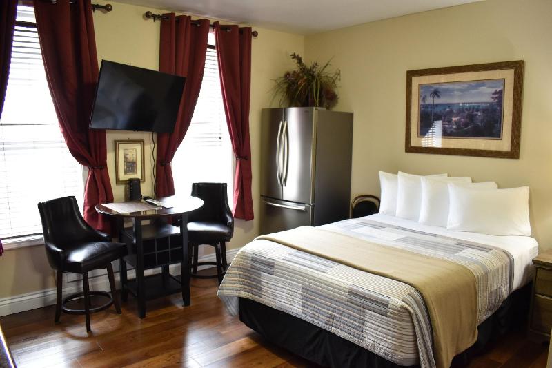 Silver Horseshoe Inn image