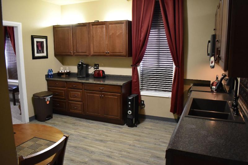 Silver Horseshoe Inn image