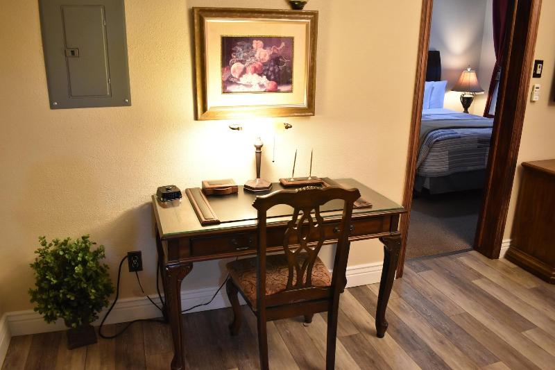 Silver Horseshoe Inn image