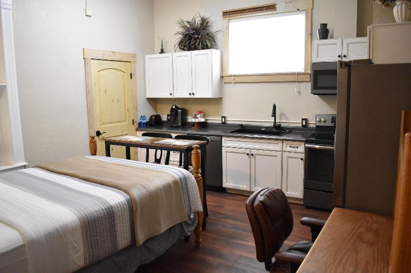 Silver Horseshoe Inn image