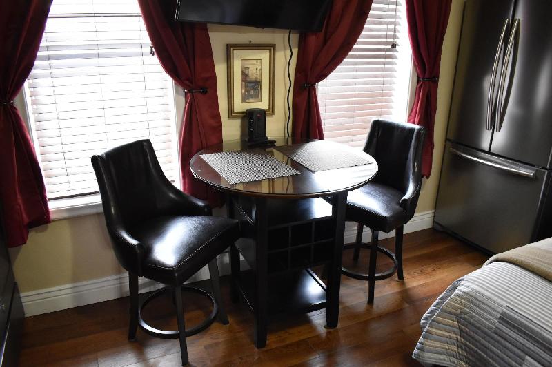 Silver Horseshoe Inn image