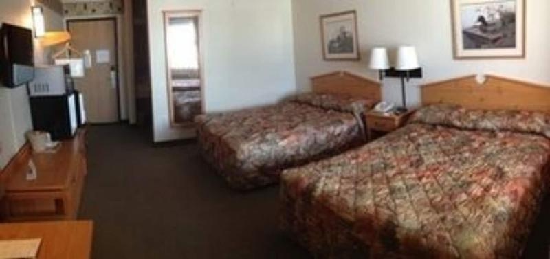 Oveson Pelican Lake Resort And Inn image