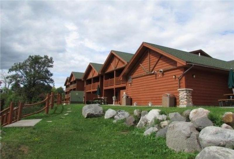 Oveson Pelican Lake Resort And Inn image 2