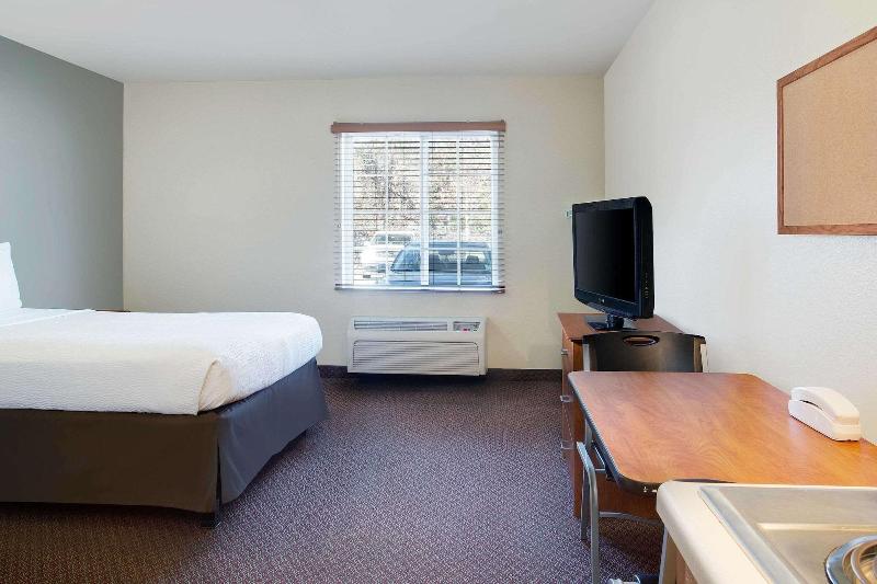 WoodSpring Suites Baton Rouge East I-12 image