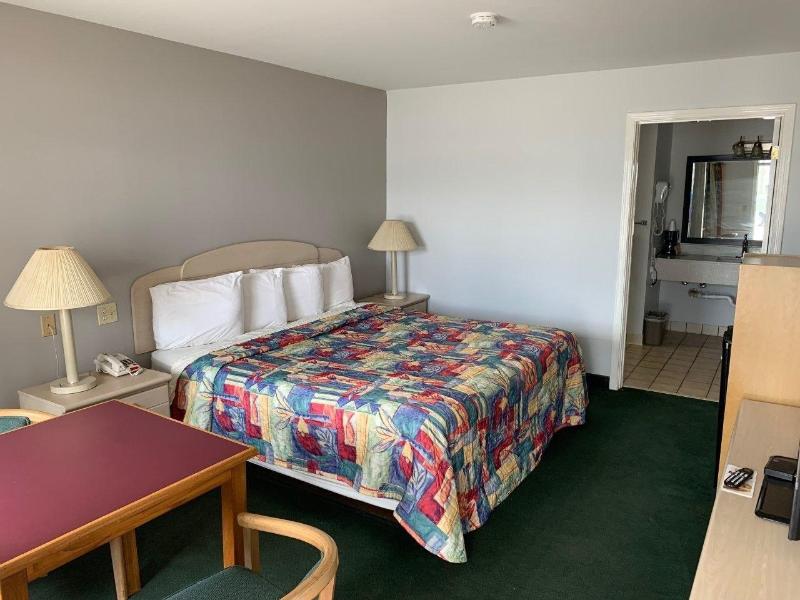 Key West Inn - Childersburg image