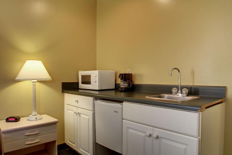 Key West Inn - Childersburg image