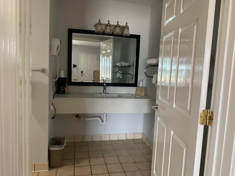 Key West Inn - Childersburg image