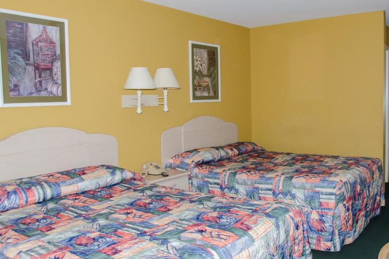 Key West Inn - Childersburg image