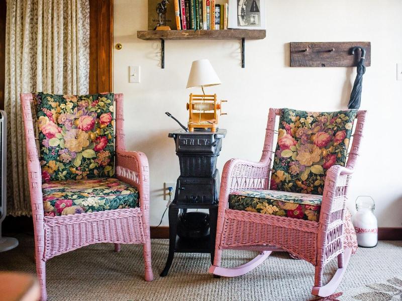 Kettle Moraine Cottage Bed & Breakfast
