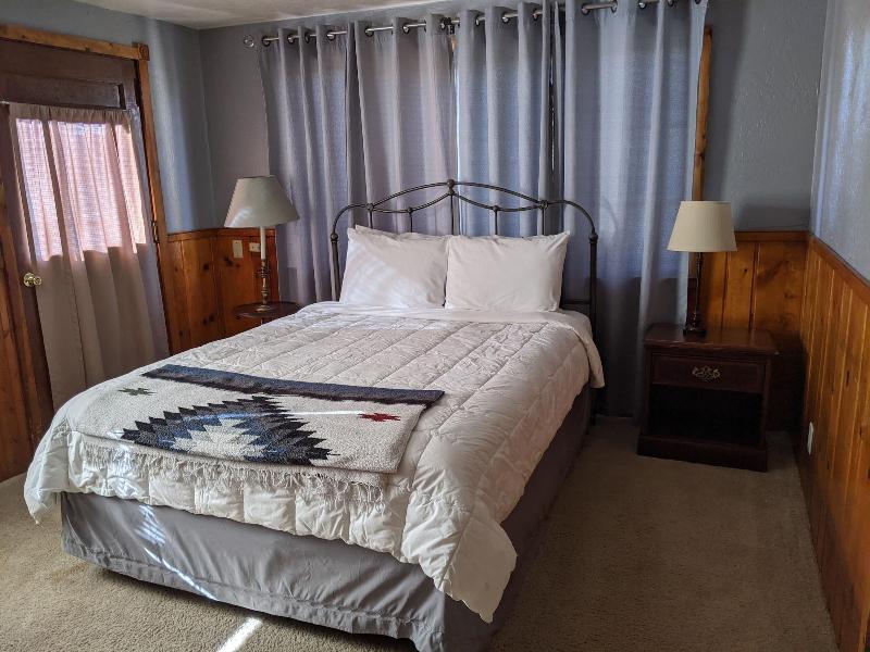 Stone Mountain Lodge And Cabins image
