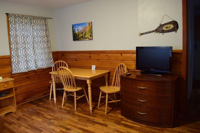 Stone Mountain Lodge And Cabins image