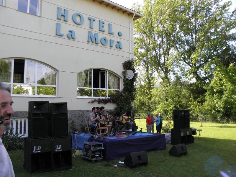 Hotel La Mora image