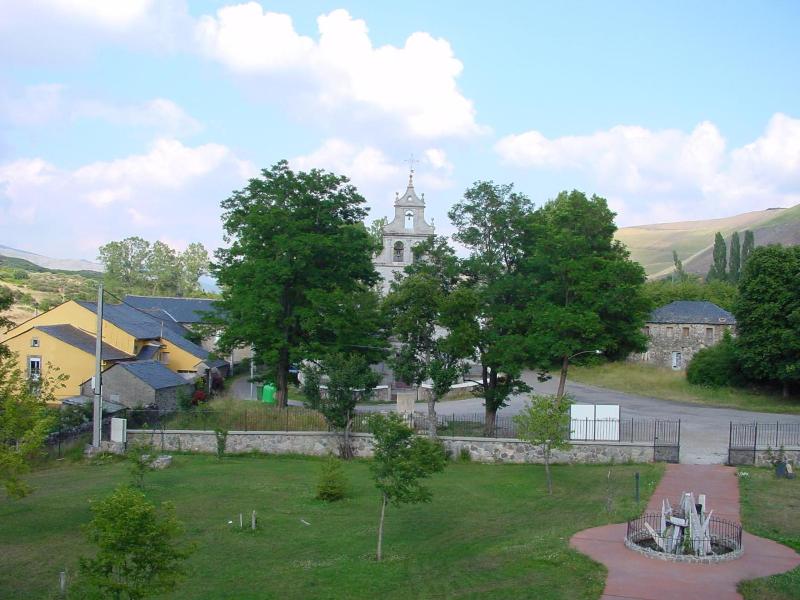 Hotel La Mora image