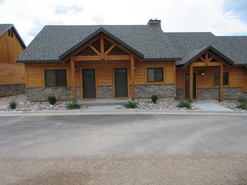 Townhomes On The Green — general view