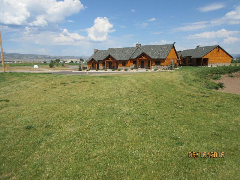 Townhomes On The Green — general view