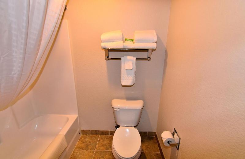 Cobblestone Inn & Suites - Monticello image
