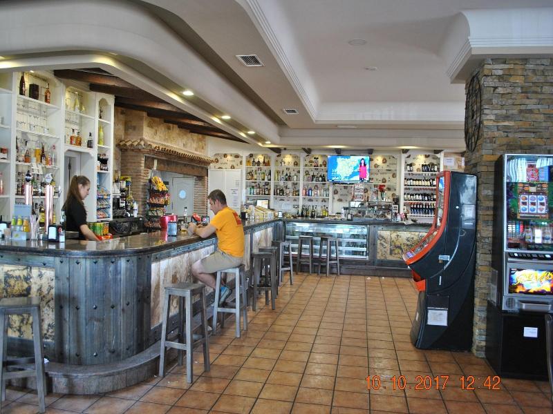 Hotel Restaurante Dama De Baza image