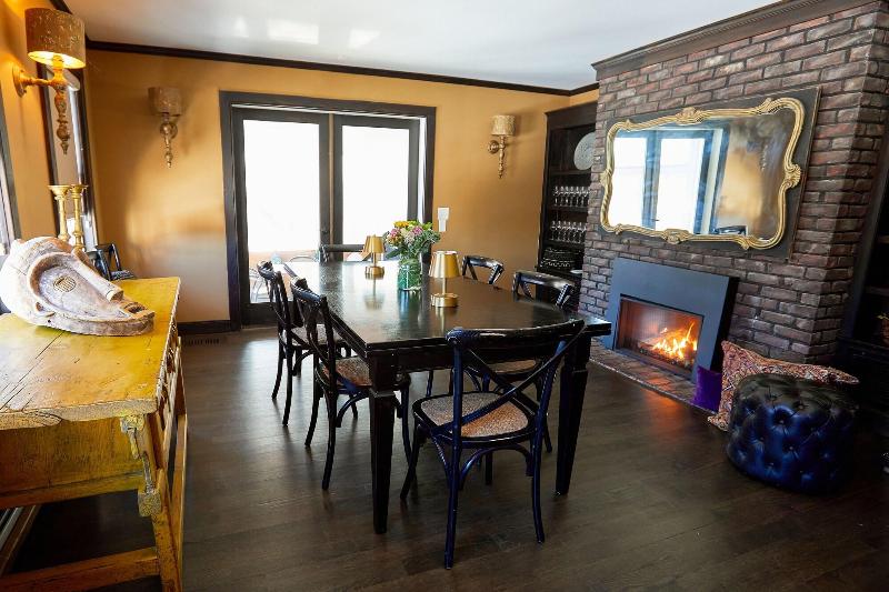 Shelter Harbor Inn image