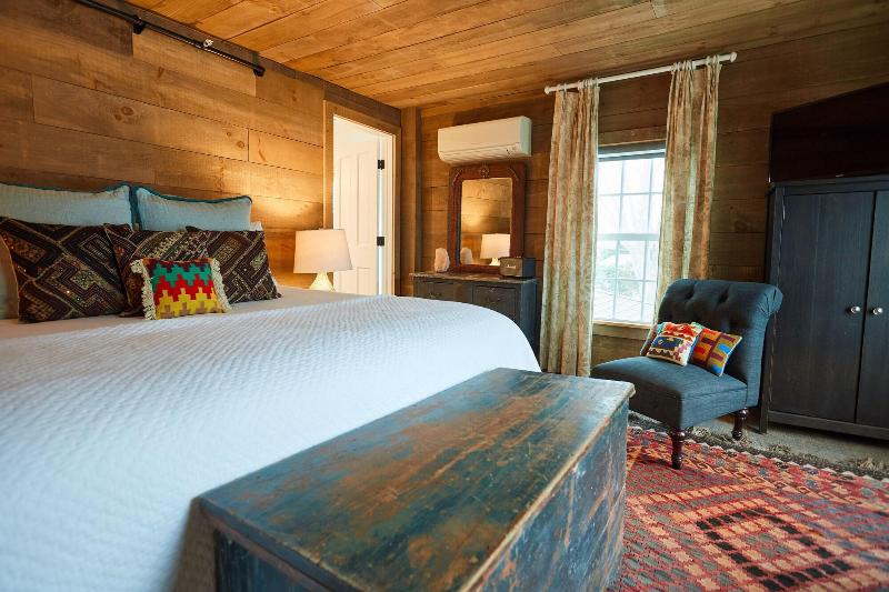 Shelter Harbor Inn image