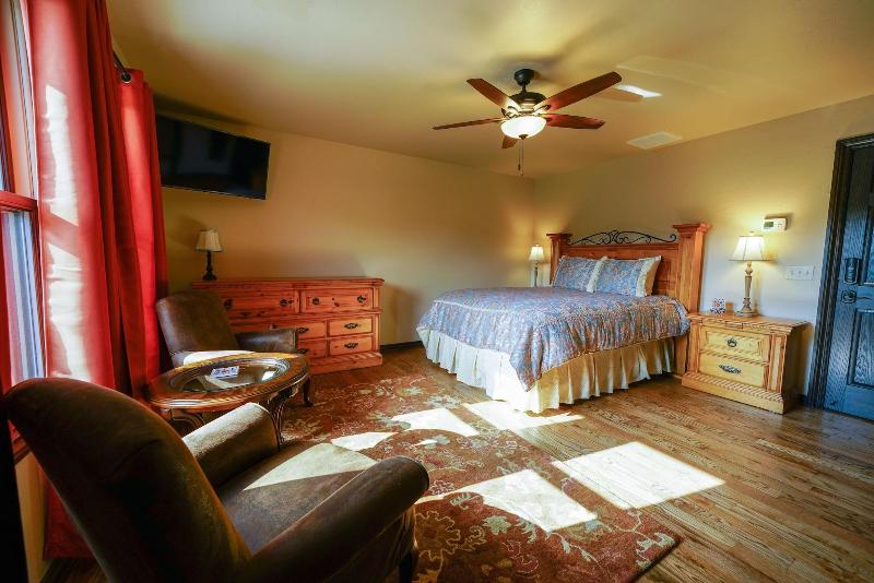 DOUBLE KING SIZE BED