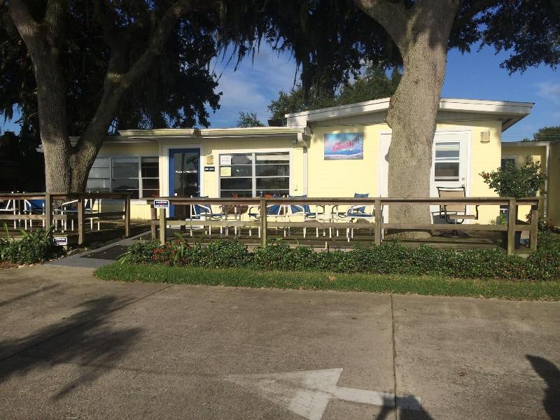 Hotel Lakeside Inn And Cafe