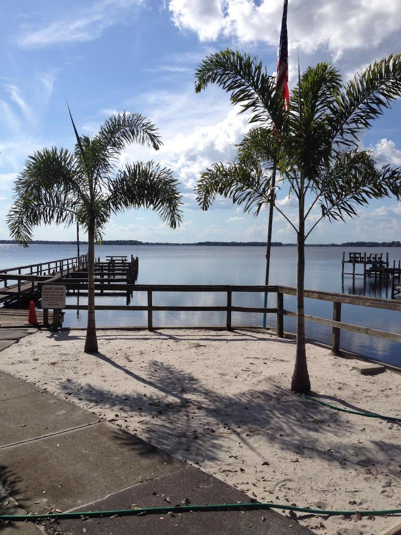 Hotel Lakeside Inn And Cafe