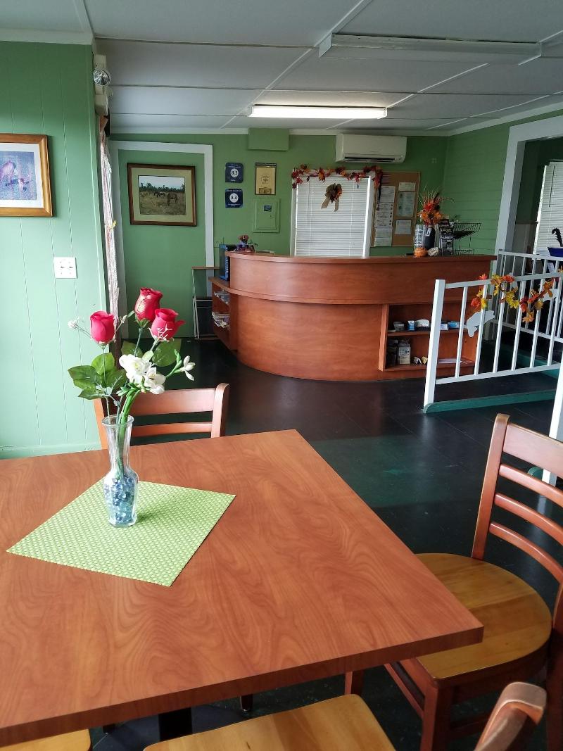 Hotel Lakeside Inn And Cafe