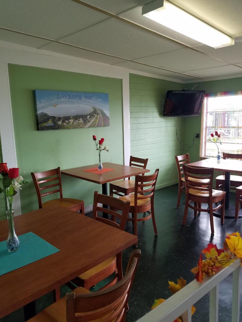 Hotel Lakeside Inn And Cafe