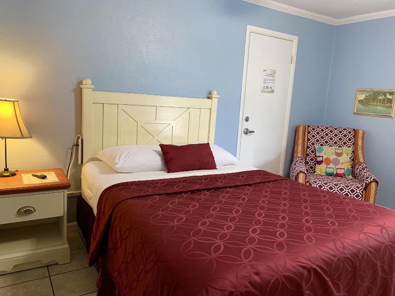 Hotel Lakeside Inn And Cafe