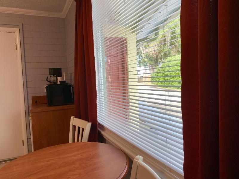 Hotel Lakeside Inn And Cafe