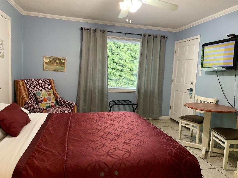 Hotel Lakeside Inn And Cafe