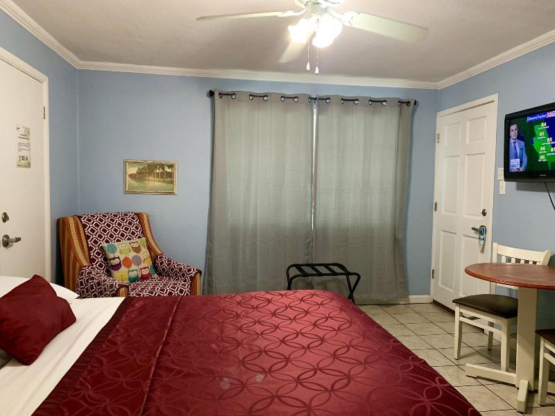 Hotel Lakeside Inn And Cafe