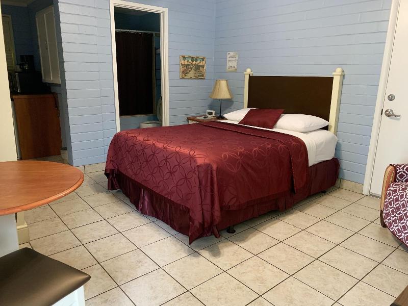 Hotel Lakeside Inn And Cafe