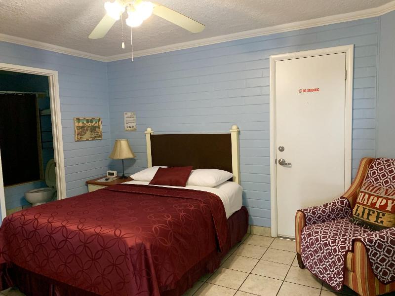 Hotel Lakeside Inn And Cafe