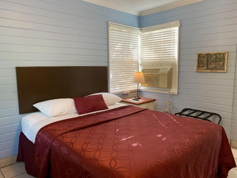 Hotel Lakeside Inn And Cafe