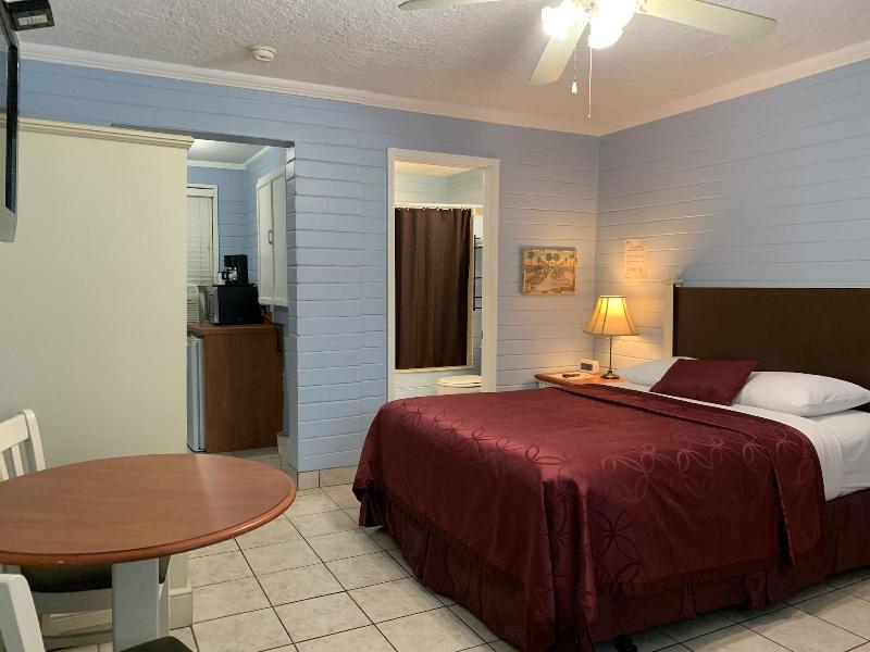 Hotel Lakeside Inn And Cafe