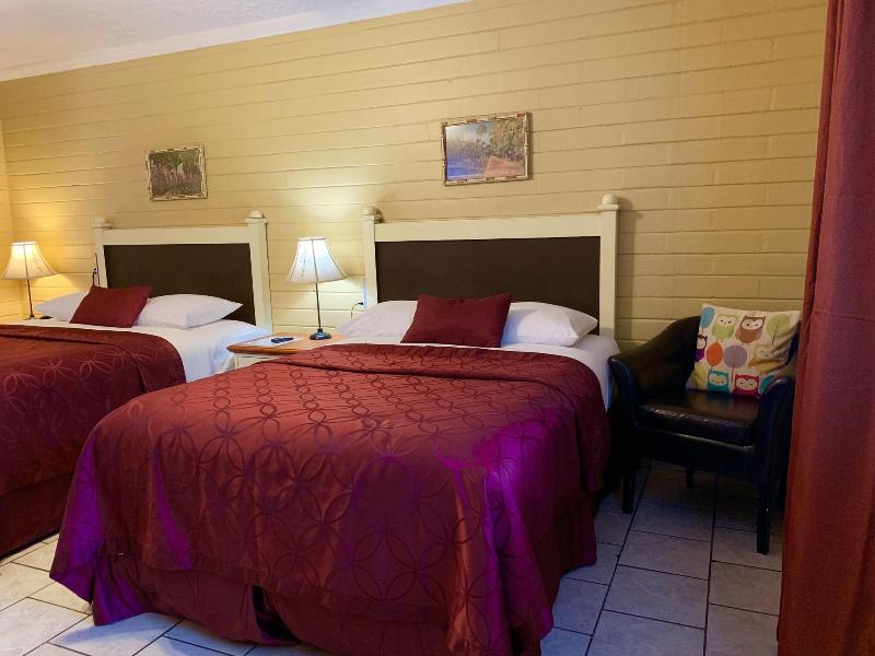 Hotel Lakeside Inn And Cafe