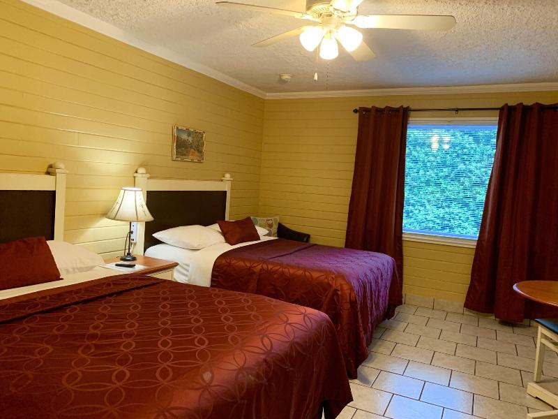 Hotel Lakeside Inn And Cafe